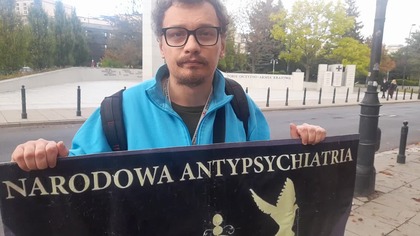 Demonstracja przeciwko marszowi propsychiatrycznemu