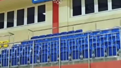 Wieszam się łokciem na obręczy #shorts #sports #verticaljump