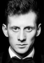 Aktor Dmytro Vivchariuk