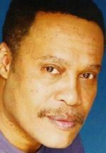 Aktor L. Warren Young