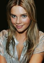 Indiana Evans Aktor Indiana Evans