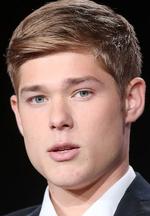 Aktor Mason Dye