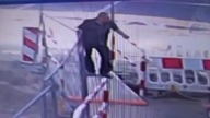 Pobicie 53-latka w Kępnie .  19-letni kozak z Ukrainy zaatakował od tyłu i skopał Polaka, który traf