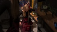 Ten niezreczny moment kiedy ktos z zespołu nagle wchodzi do garderoby