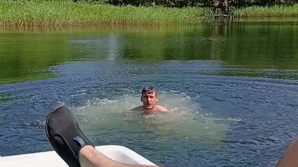 Kapitan Sharp za burtą! Rower Wodny SK łapie przechył! Jezioro, woda, chill SK! Pozdrawiamy z Ekipą!