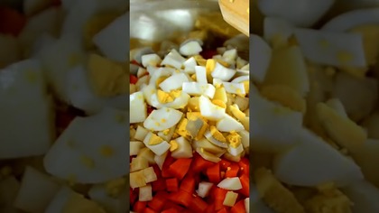 Sałatka jarzynowa ze śledziem #shorts #smakowitedania #recipe #gotowanie #przepis #pyszne