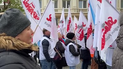 Nauczyciele protestują! Koniec chaosu w szkołach!  reakcje na reformy Nowackiej mp4 686x432